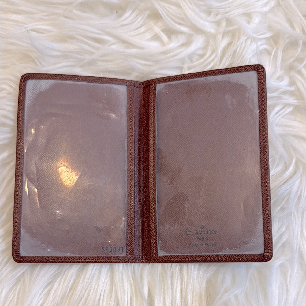 Louis Vuitton Porte 2 Cartes Vertical Brown Taiga Leather Card Case Holder - Picture 8 of 9